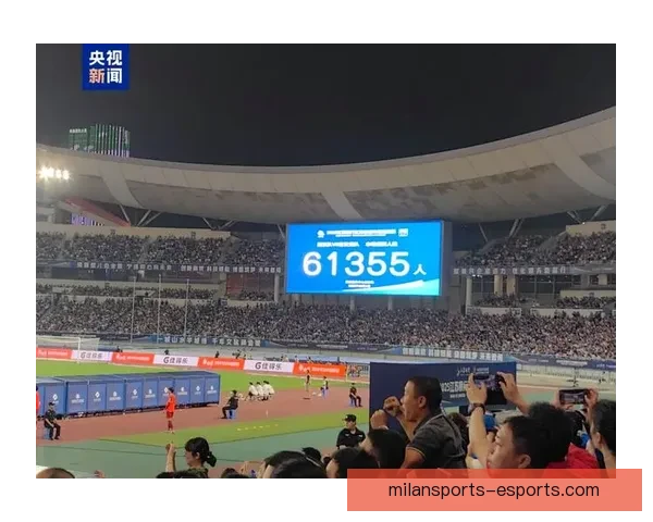 苏超赛场旁人才服务台亮相 南京体育助力青年就业获点赞 苏超赛场旁人才服务台亮相 南京体育助力青年就业获点赞